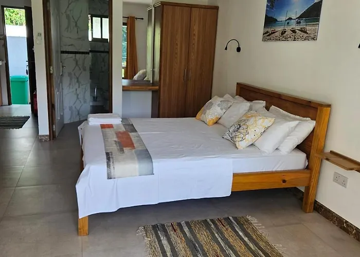 Pensionat Solea Self Catering Victoria